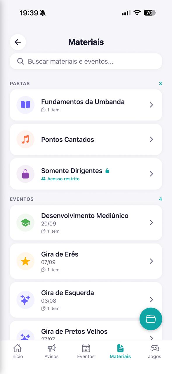 Biblioteca de materiais em pastas, com uma pasta marcada como acesso restrito
